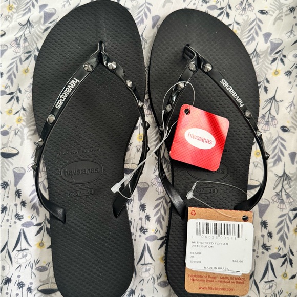 Havaianas Black Flip Flops with Stud Accents - Picture 1 of 2